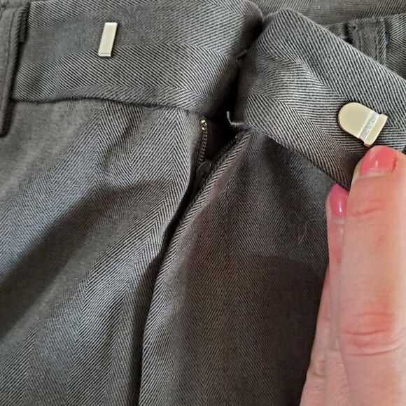 💜Old Navy Gray Dressy At Waist Essential Stretch Trousers Size 6/28 - Picture 4 of 8